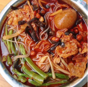 螺蛳粉发现烟头？食品安全记心中